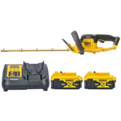 DeWalt DCM563 18V Hedge Trimmer Cutter With 2 X 5.0Ah Batteries & Charger