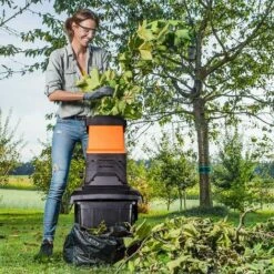 Garden Shredder, 2500W Electric Wood Chipper, Multifunctional Branch Shredder Garden Tool, 40mm Cutting Capacity, 55L Collection Box, Induction Quiet Motor, Adjustable Cutting Blade -Garden Care 43999753 5