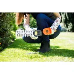 Yard Force 7.2V Cordless Edging Grass & Hedge Shear Set With Li-Ion Battery And Charger - LH A17 -Garden Care 44938606 5