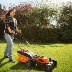 Yard Force 40V 32cm Cordless Lawnmower With 2.5Ah Lithium-Ion Battery & Quick Charger LM G32 -Garden Care 7198317 5