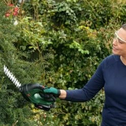 Bosch Advanced Shear 18V-10 Cordless Garden Pruner Shrub Hedge Grass 2.0Ah Batt -Garden Care 86611011 3